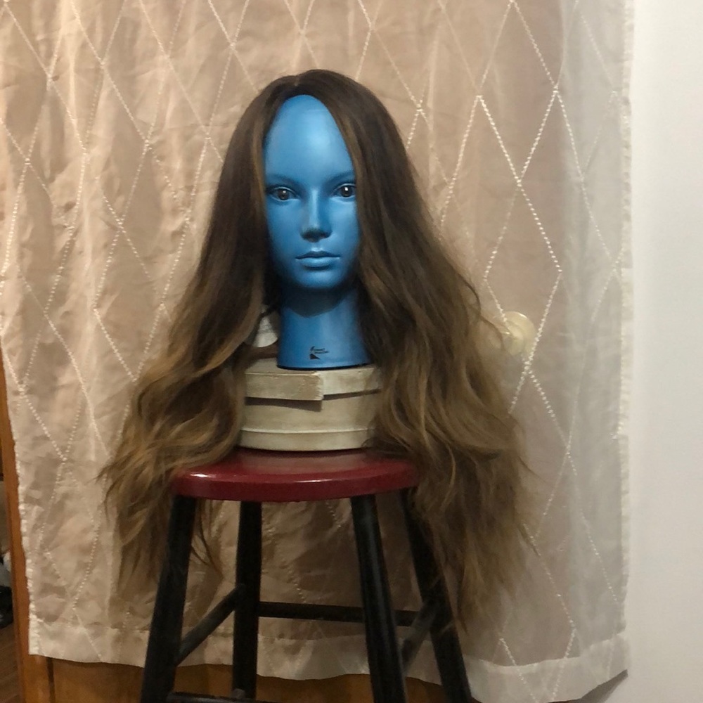 NWT synthetic ombre wig approximately 28”